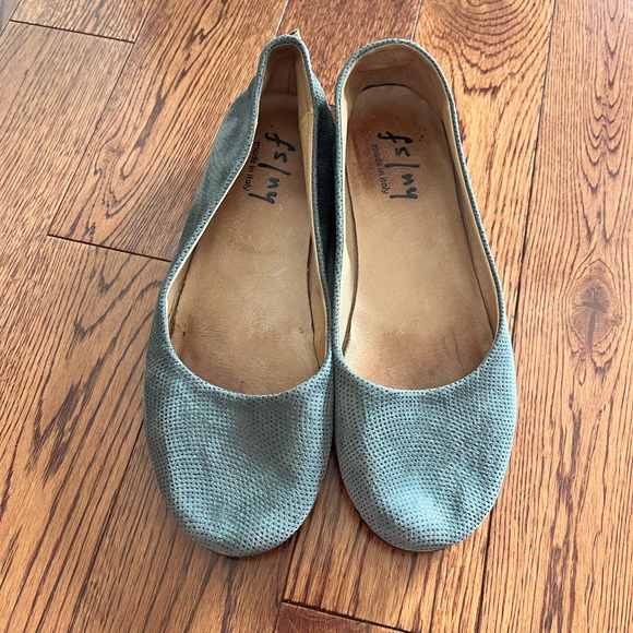 Women's Gray FSNY Suede Flats 9 - Picture 1 of 5